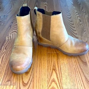 SOREL Lea Wedge camel light tan Boots- SIZE 9🐪 🔥 🐫 🔥 HOT BOOTIE!